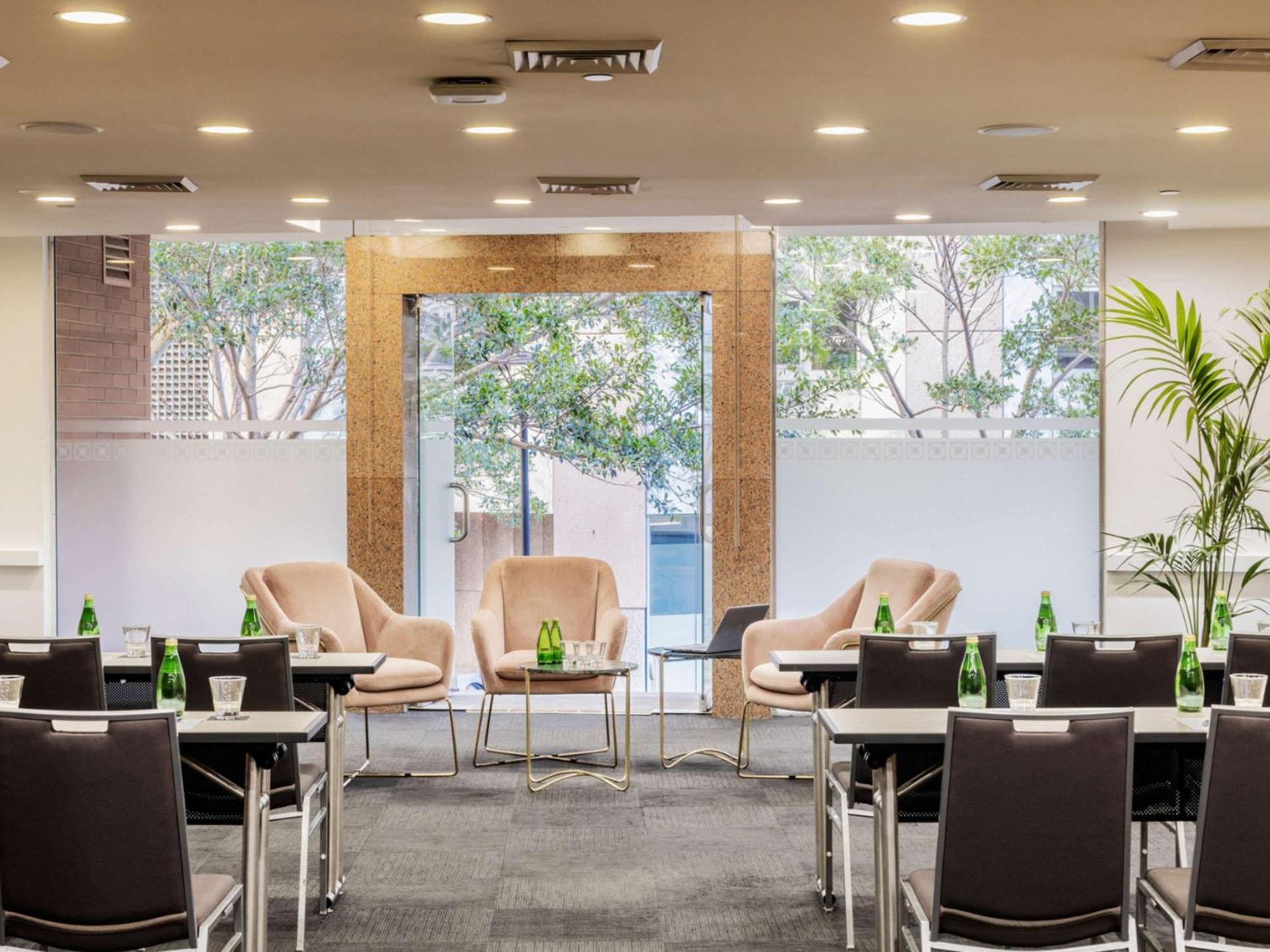 The Sebel Quay West Suites Sydney Esterno foto Meeting room