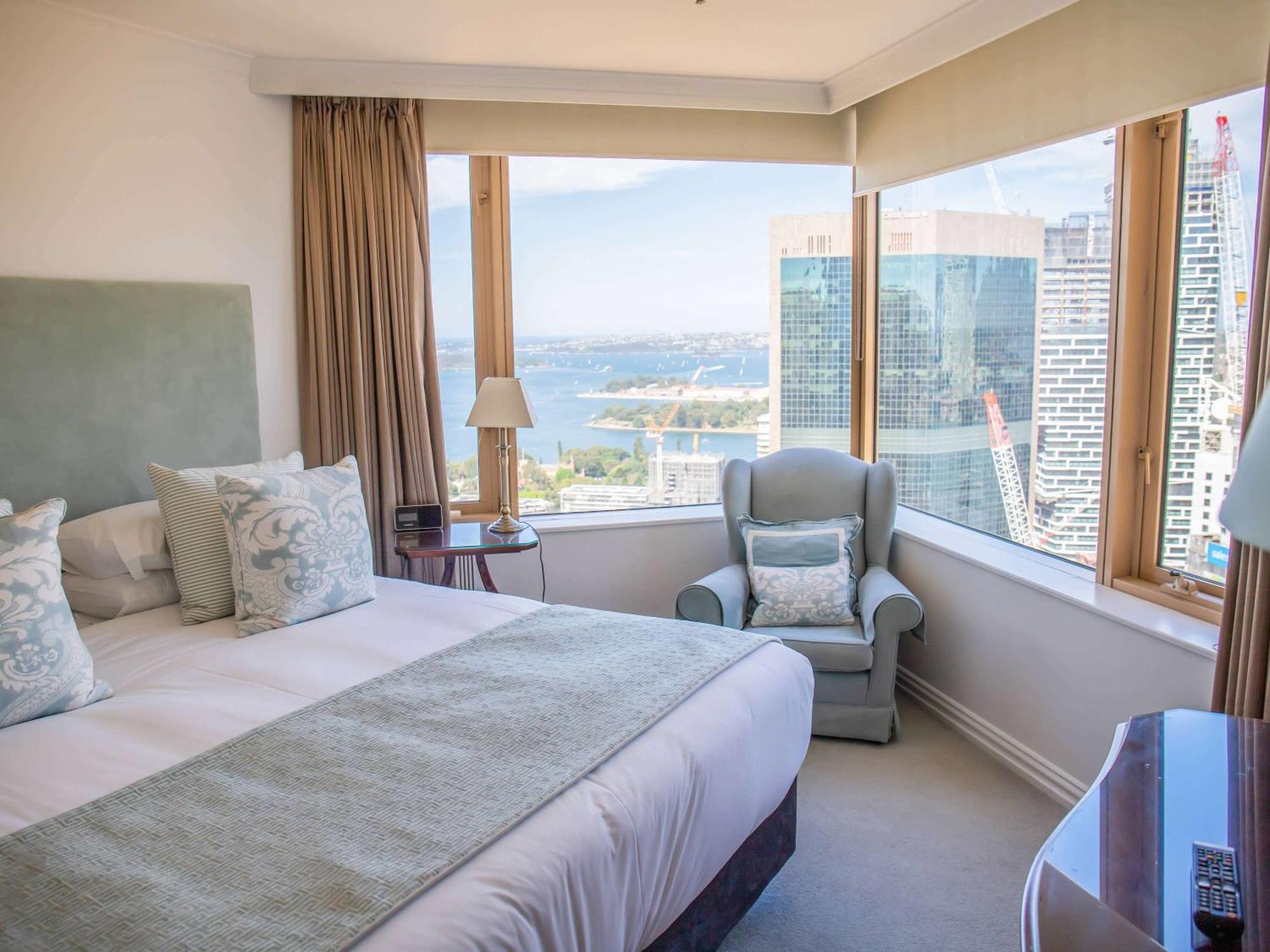 The Sebel Quay West Suites Sydney Esterno foto A guest room at the Hotel Indigo San Diego